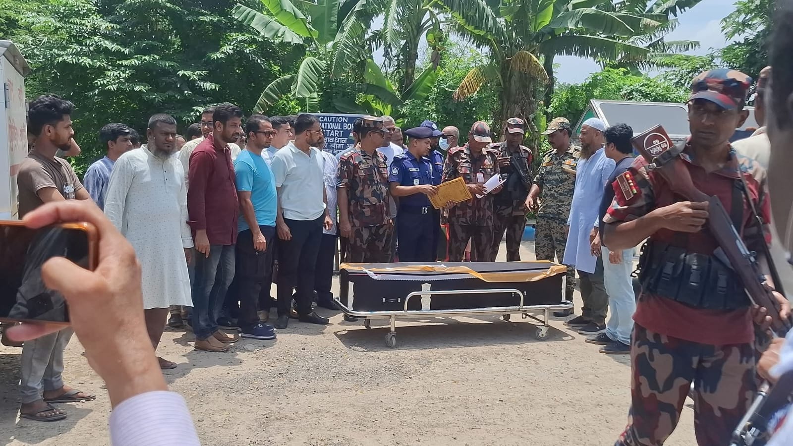 দেশে ফিরল কলকাতার হোটেল অগ্নিকাণ্ডে নিহত সাজুর মরদেহ